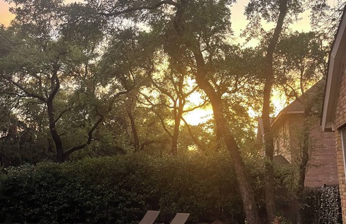 Steiner Ranch House | Spacious 5 Bedroom near Lake Austin & Travis with Pool, Hot Tub, Putt Putt