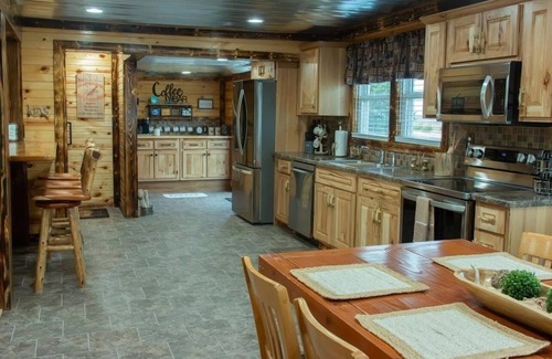 Fort Riley House | Spacious 5-bedroom house Arcade room, beautiful views in peaceful country.