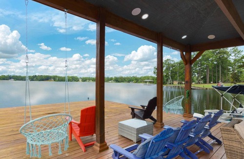 Hattiesburg House | Spacious 5-bedroom lake home with WiFi, AC in charming Hattiesburg