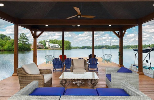 Hattiesburg House | Spacious 5-bedroom lake home with WiFi, AC in charming Hattiesburg