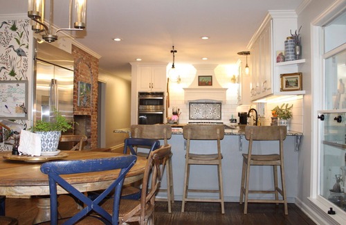 River Mountain House | Spacious 5-bedroom house & pool in Little Rock by Pleasant Valley Country Club.