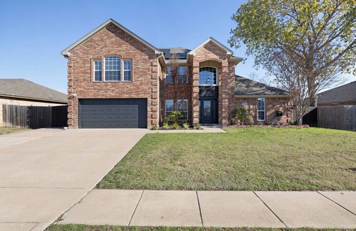 Burleson Villa | Spacious 5-bedroom villa in welcoming Burleson with WiFi, AC