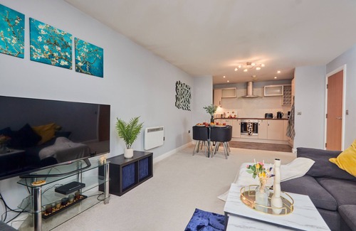 Headingley Apartment | Comfortable 5-Bed House with Garden & Free Parking