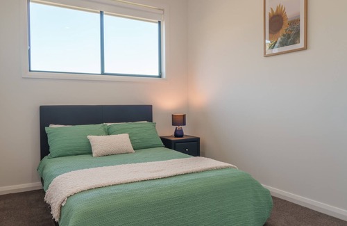 Cobbitty House | Modern 5 Bedroom House in Cobbitty - Family Friendly Stay