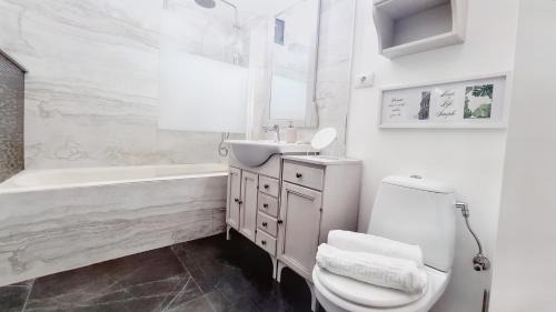 Cluj-Napoca Apartment | Elegant 5-Star Hotel in Historic Center with Free Parking