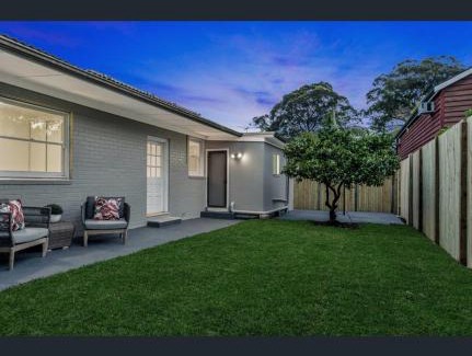 Hornsby House | Spacious 5BD Garden House in Hornsby close 2 train