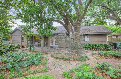 Woodlake - Briar Meadow House | Relaxing 5BR Cabin with Spa Near Galleria, Pet Friendly