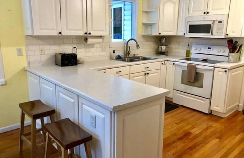 Blaine House | Ideal 5BR Family Retreat with Hot Tub, Perfect for Gatherings