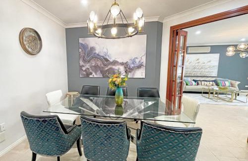 Hallam House | Spacious 5BR Family Home in Hallam near Bunjil Place
