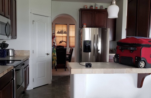 Moses Lake House | Executive 5BR Home by Moses Lake with Pool & Spa Amenities