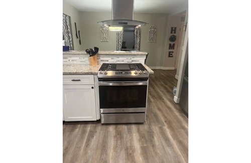 Montgomery House | Family-Friendly 5BR Retreat Steps from Lake Conroe