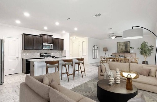 Leander House | Spacious 5BR Retreat in Leander