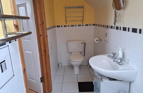 Kilmovee House | Kid-Friendly 6-Bed Retreat Near Knock Airport, Rated 9.2