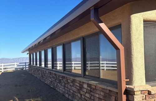 Oracle House | Spacious 6-bedroom hilltop cabin in tranquil Oracle
