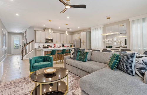 Florida Central Atlantic Coast House | Spacious 6-Bedroom Home With A/C - Close to Disney, in Kissimmee