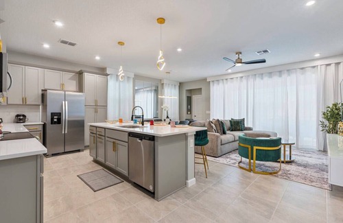 Florida Central Atlantic Coast House | Spacious 6-Bedroom Home With A/C - Close to Disney, in Kissimmee