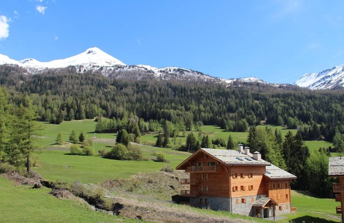 Val Cenis Apartment | Family-Friendly Apartment Lanslevillard with Spa & Breakfast