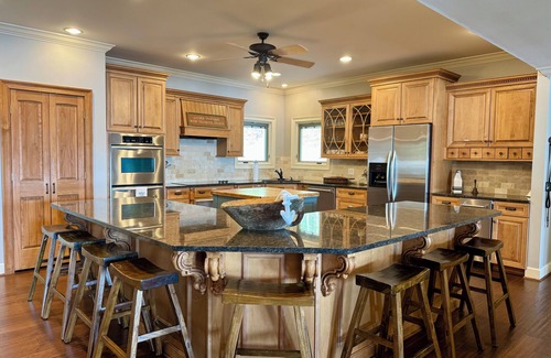 Shady Bay House | Spacious 6BD 4BA Lakehouse. Sleeps 17. Views. Dock. Paddleboards. Screened Porch