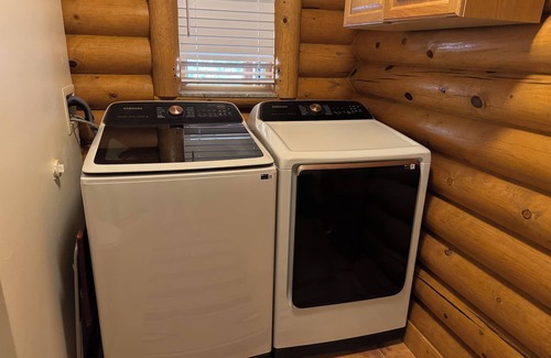 Tererro Cabin | Spacious 6BR, 3 story, Mountain Lodge, Sleeps 14, Forest Views, Pecos River