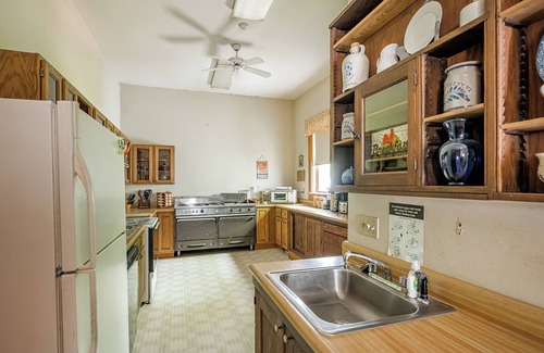Richford House | Spacious 7-bedroom house. Fall is coming. Good place to see the foliage.