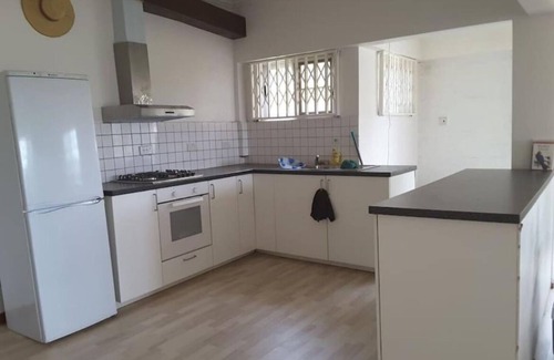 Tema Apartment | Spacious 9-bedroom apartment in fantastic Tema with WiFi, AC