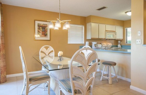 Palm Coast Hotel | Comfortable Stay Near Washington Oaks State Park Beach