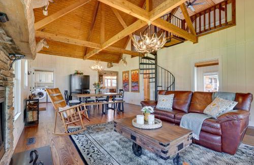 Crane Hill House | Relaxing Alabama Retreat with Deck, Grill & Fire Pit