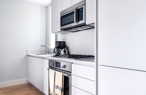 Brighton Apartment | Modern Allston 2BR with Kitchen and Breakfast Included