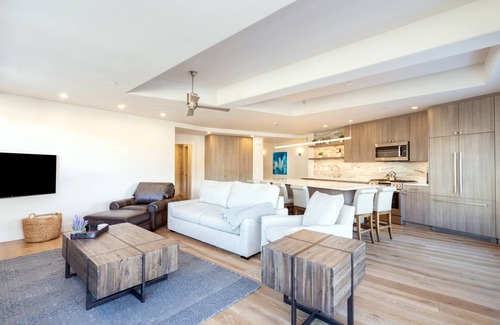 Mountain Village Apartment | Bright Penthouse Retreat with Spa & Hot Tub at the Peaks