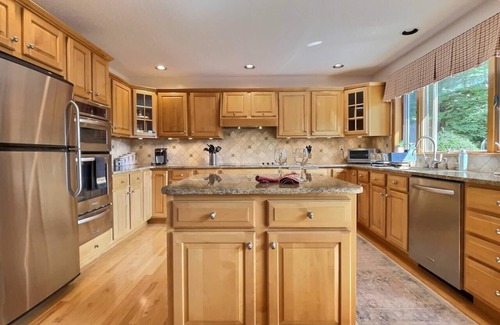 Killington House | Elegant Home in Killington with Pool, Spa & Hot Tub