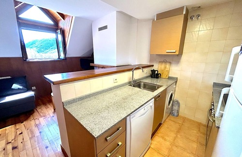 Esterri D'Aneu Apartment | Bright Duplex Retreat in Esterrri d'Àneu with Spa Access