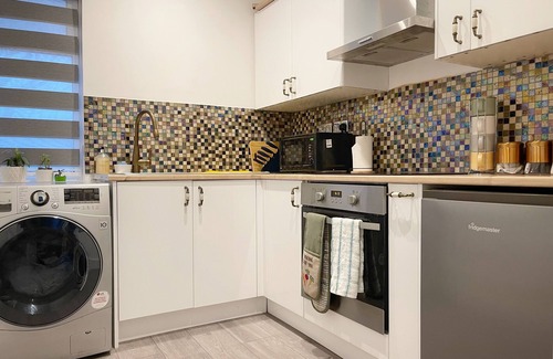 Roxeth Apartment | Bright One Bedroom Apartment with Pet-Friendly Amenities