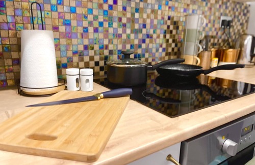 Roxeth Apartment | Bright One Bedroom Apartment with Pet-Friendly Amenities