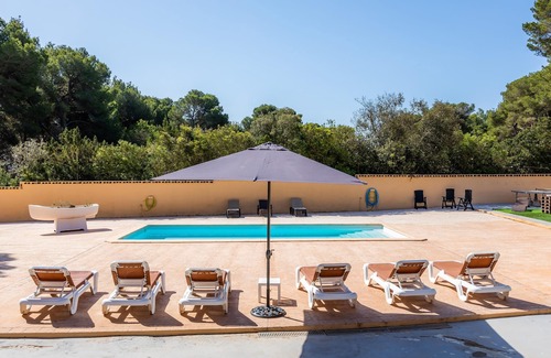 Cala Ratjada House | Bright Oceanview Flat with Garage in Conil de la Frontera