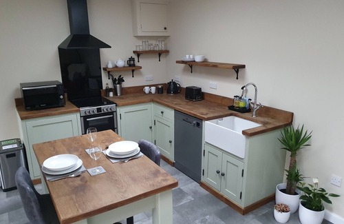Pitlochry Cottage | Top-Rated Retreat in Scenic Pitlochry Awaits You!