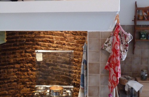 Evora House | Artful Retreat in City Center with Terrace & Spa Amenities