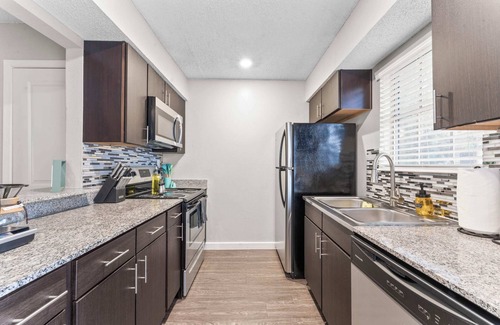 Windsor Park Apartment | Chic 2BR Suite with King Bed Near Downtown - Rated 9.4/10