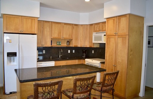 Pupukea House | Guest Rated 9.8: Ideal Beachside North Shore Ohana with AC
