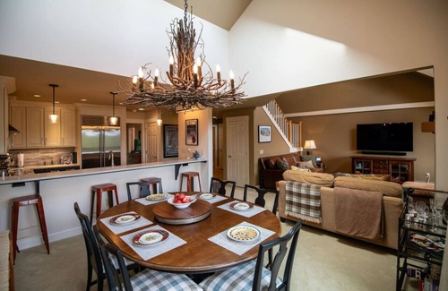 Ludlow House | Spacious and Close to Ski Lifts, Family-Friendly Condo at Solitude on Okemo