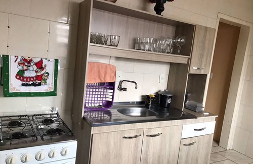 Santa Rita House | Cozy Top Floor House Near Attractions, Pet and Child Friendly