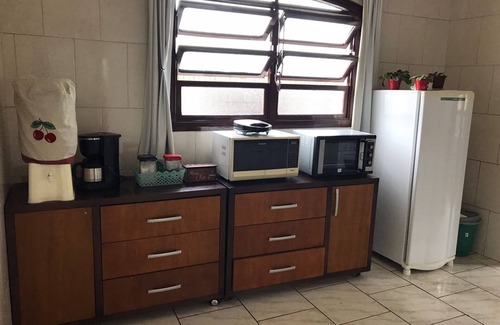Santa Rita House | Cozy Top Floor House Near Attractions, Pet and Child Friendly