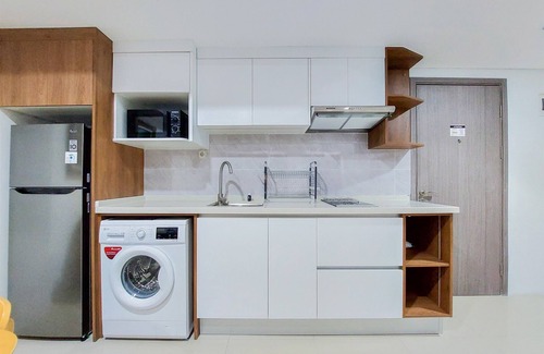 Pondok Aren Apartment | Comfortable 2BR Tamansari Bintaro Mansion with Pool & Kitchen