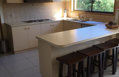 Myrtleford House | Comfortable Ocean View Retreat with Pool and Breakfast