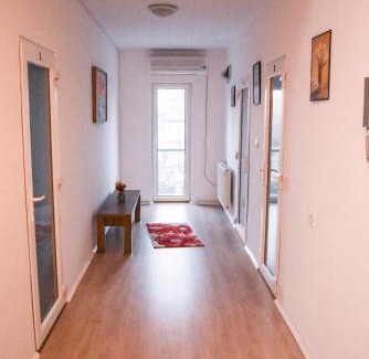 Calea Sever Bocu Apartment | Cozy 3BD Couples Apartment with Terrace & Breakfast Included
