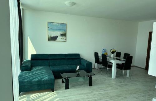 Primorsko Apartment | Cozy Oceanfront Apartment in Del Sol Complex - Rated 8.6/10