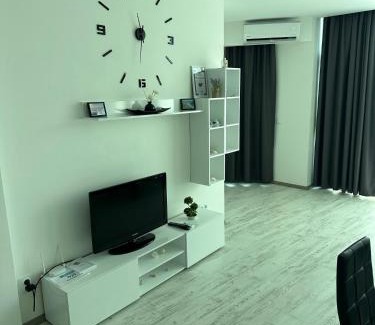 Primorsko Apartment | Cozy Oceanfront Apartment in Del Sol Complex - Rated 8.6/10