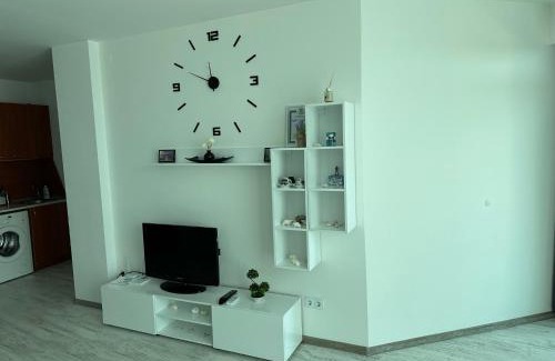 Primorsko Apartment | Cozy Oceanfront Apartment in Del Sol Complex - Rated 8.6/10