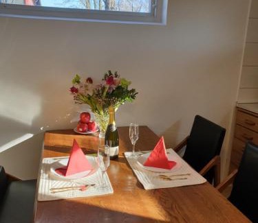 Lund House | Cozy Semi-Basement Retreat for Family-Friendly Getaways