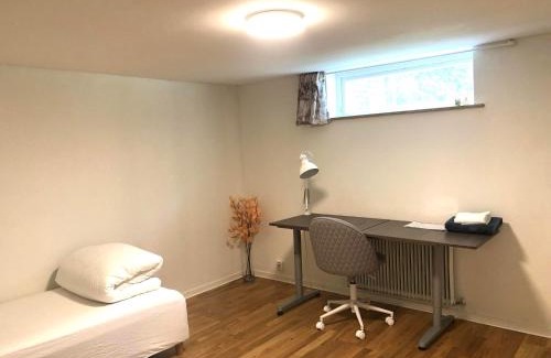 Lund House | Cozy Semi-Basement Retreat for Family-Friendly Getaways