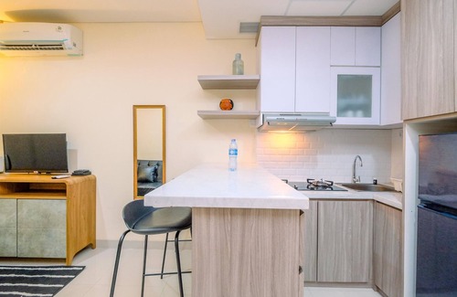 Ragunan Apartment | Elegant 1Br Apartment in Pejaten Park with Pool & Breakfast